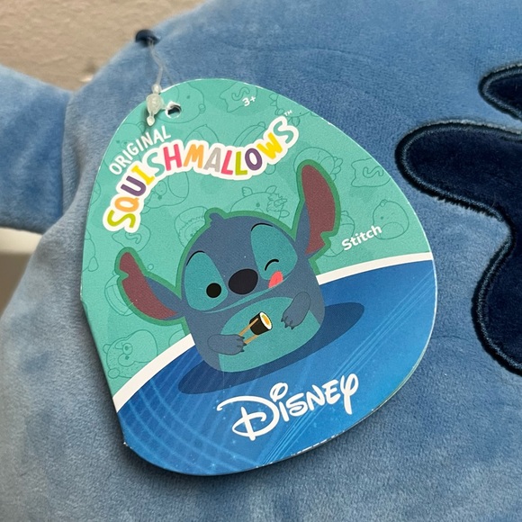 Squishamallows Lilo & Stitch Eating Sushi - Picture 9 of 9